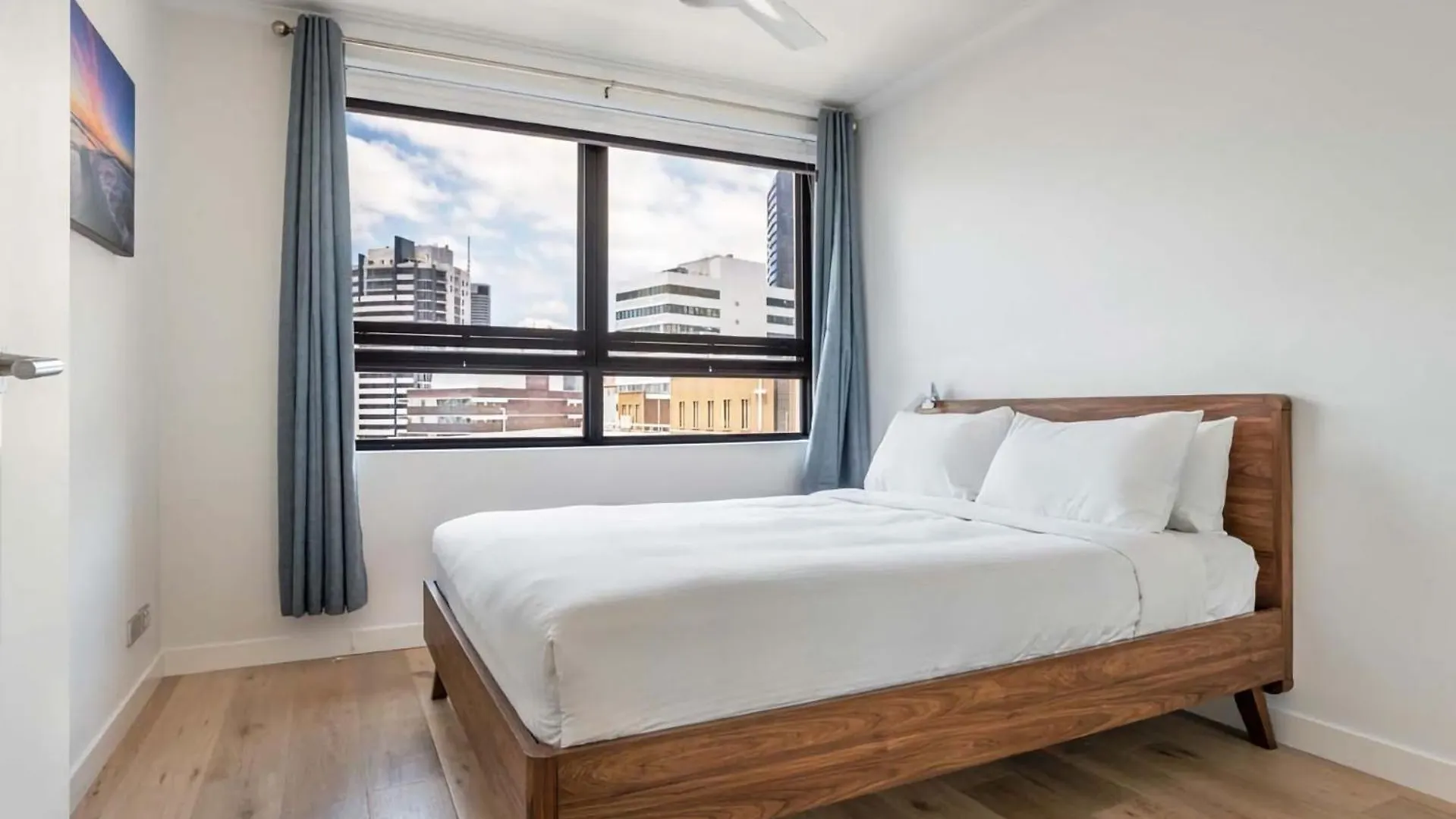 Stylish Central City Retreat With Pool Parking Brisbane Australia