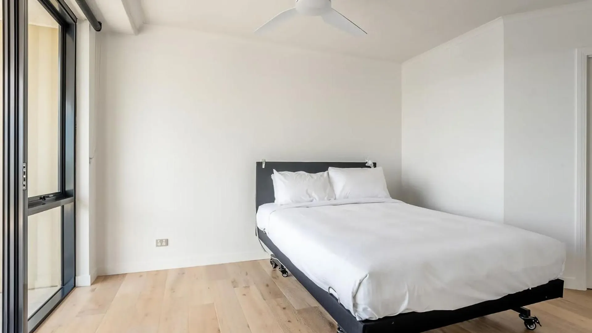 Stylish Central City Retreat With Pool Parking Brisbane 0*,  Australia