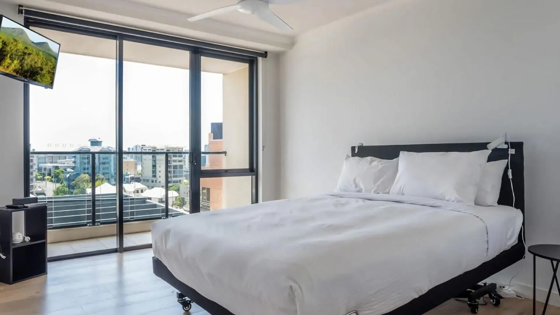 Apartment Stylish Central City Retreat With Pool Parking Brisbane