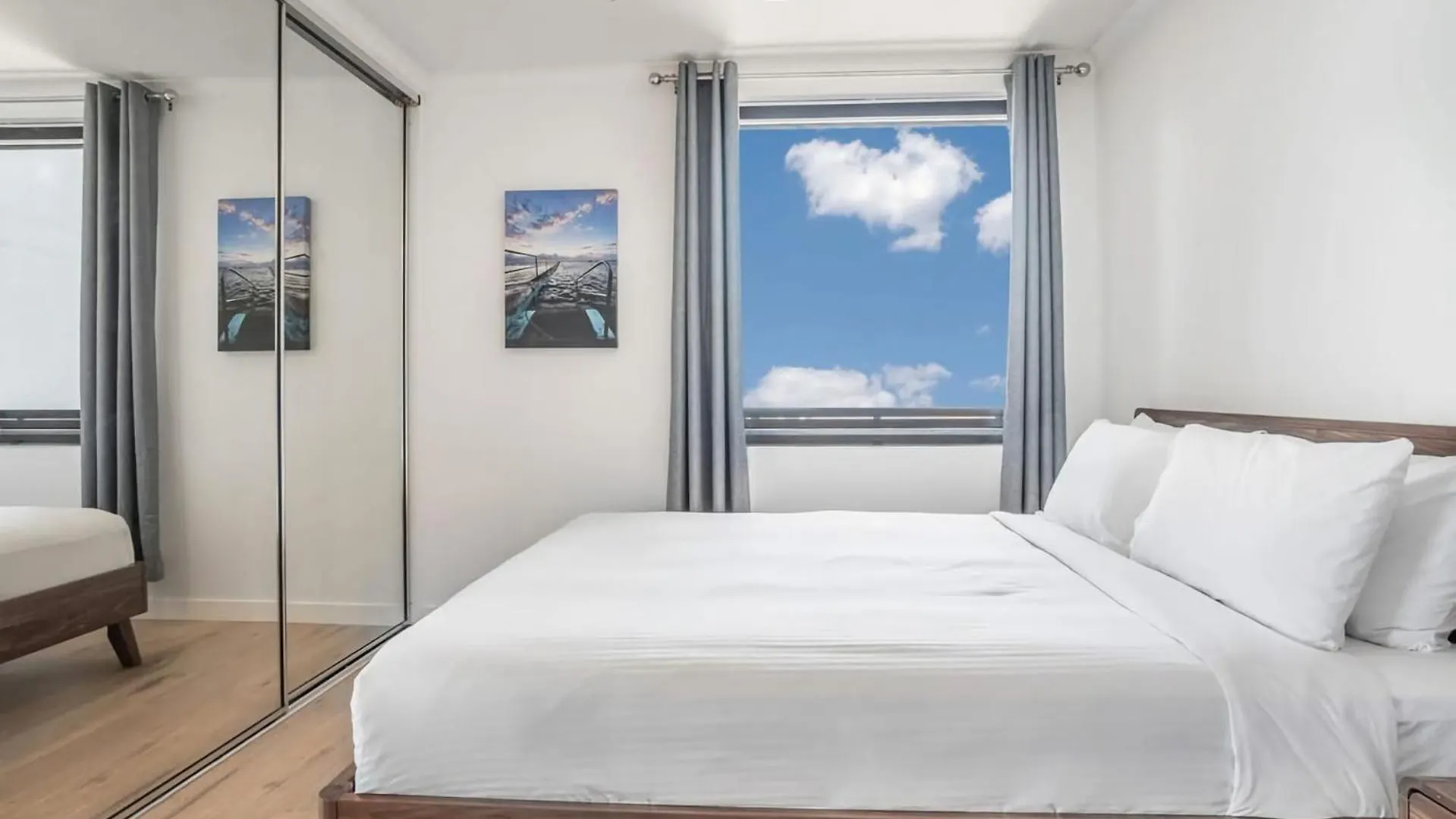 Stylish Central City Retreat With Pool Parking Brisbane Apartment