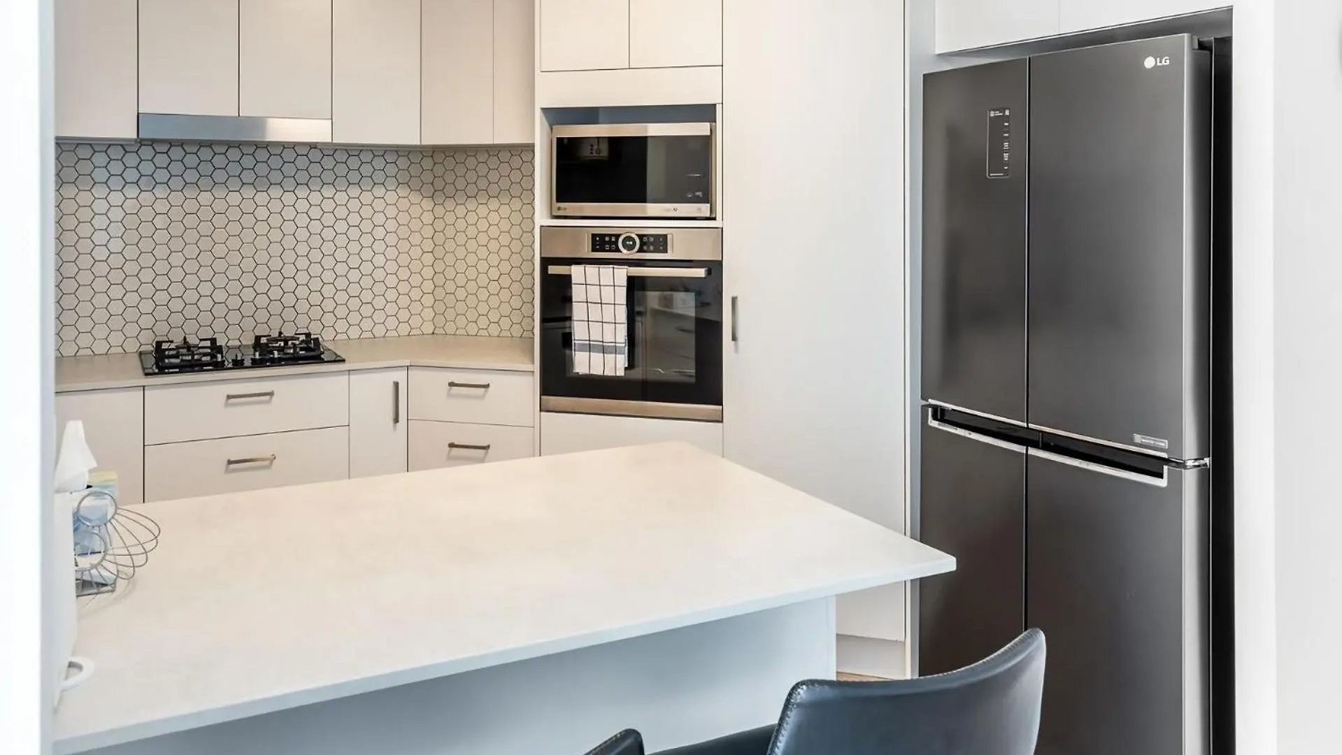 Stylish Central City Retreat With Pool Parking Brisbane 0*,  Australia