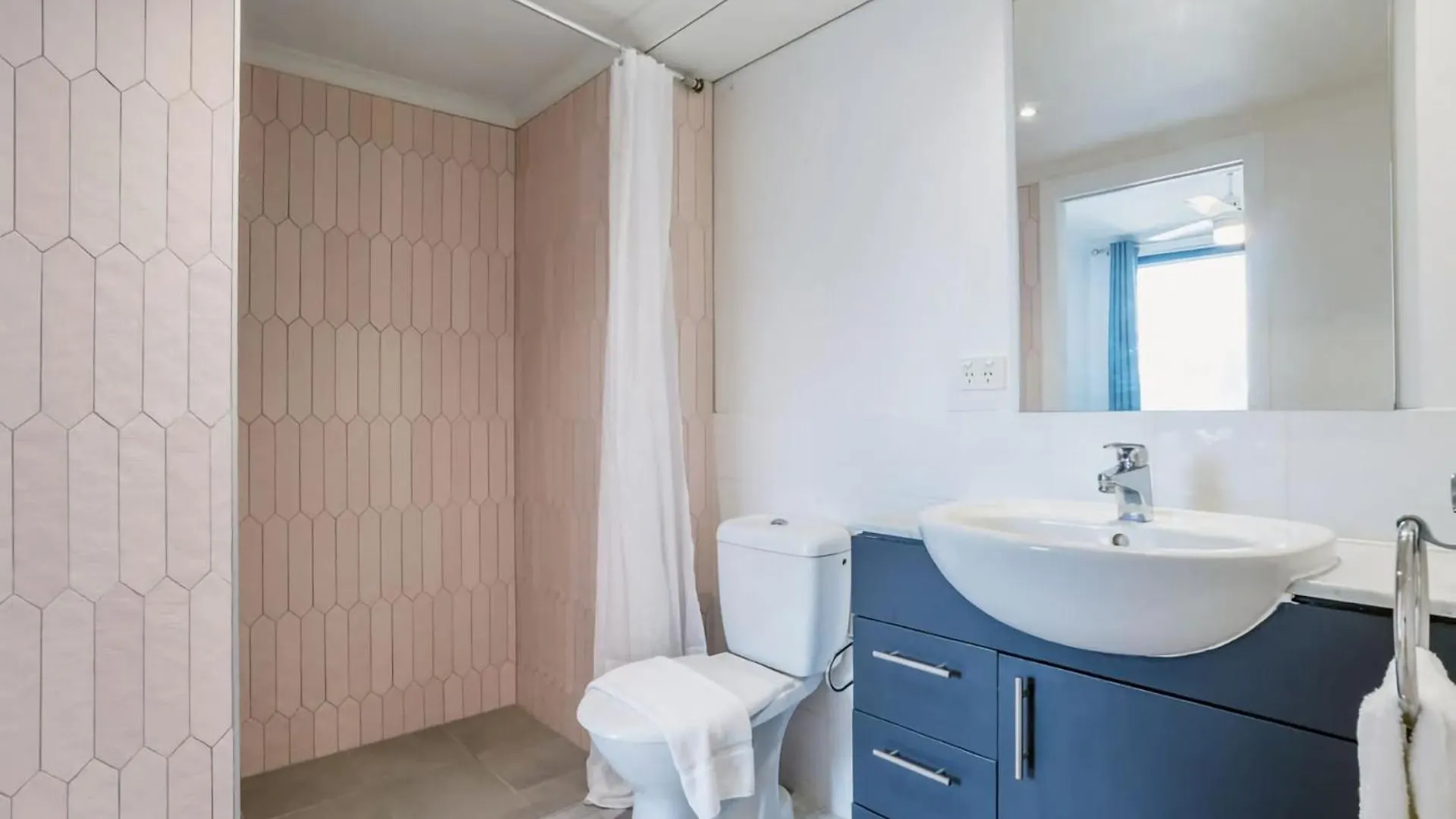 Lägenhet Stylish Central City Retreat With Pool Parking Brisbane Australien